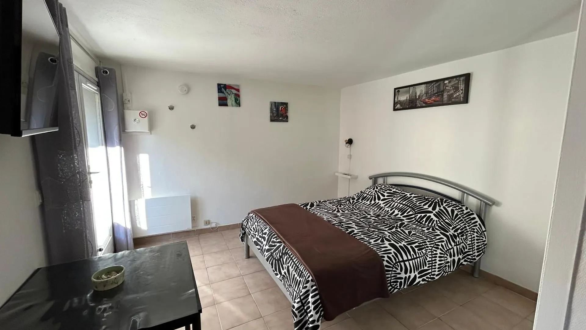 Apartment Studio Climatise Avec Terrasse Dans Villa Au Calme Nizza Frankreich