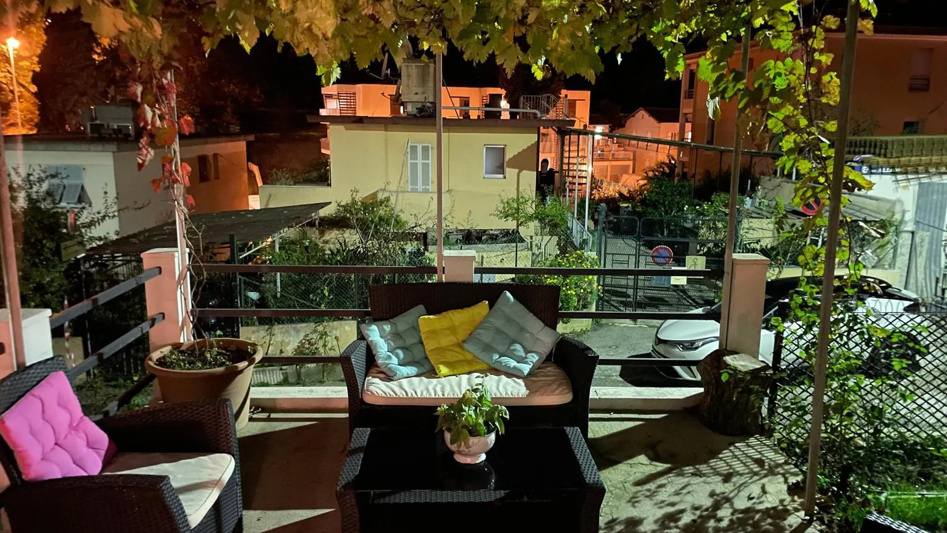 Apartment Studio Climatise Avec Terrasse Dans Villa Au Calme Nizza