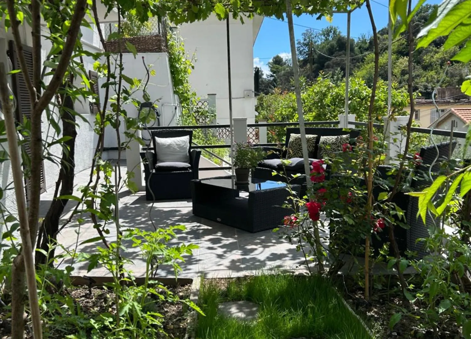Apartment Studio Climatise Avec Terrasse Dans Villa Au Calme Nizza Frankreich