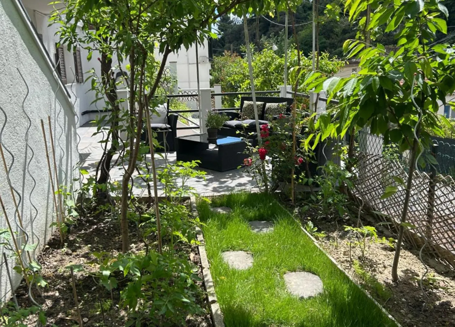 Studio Climatise Avec Terrasse Dans Villa Au Calme Niza 0*,  Francia